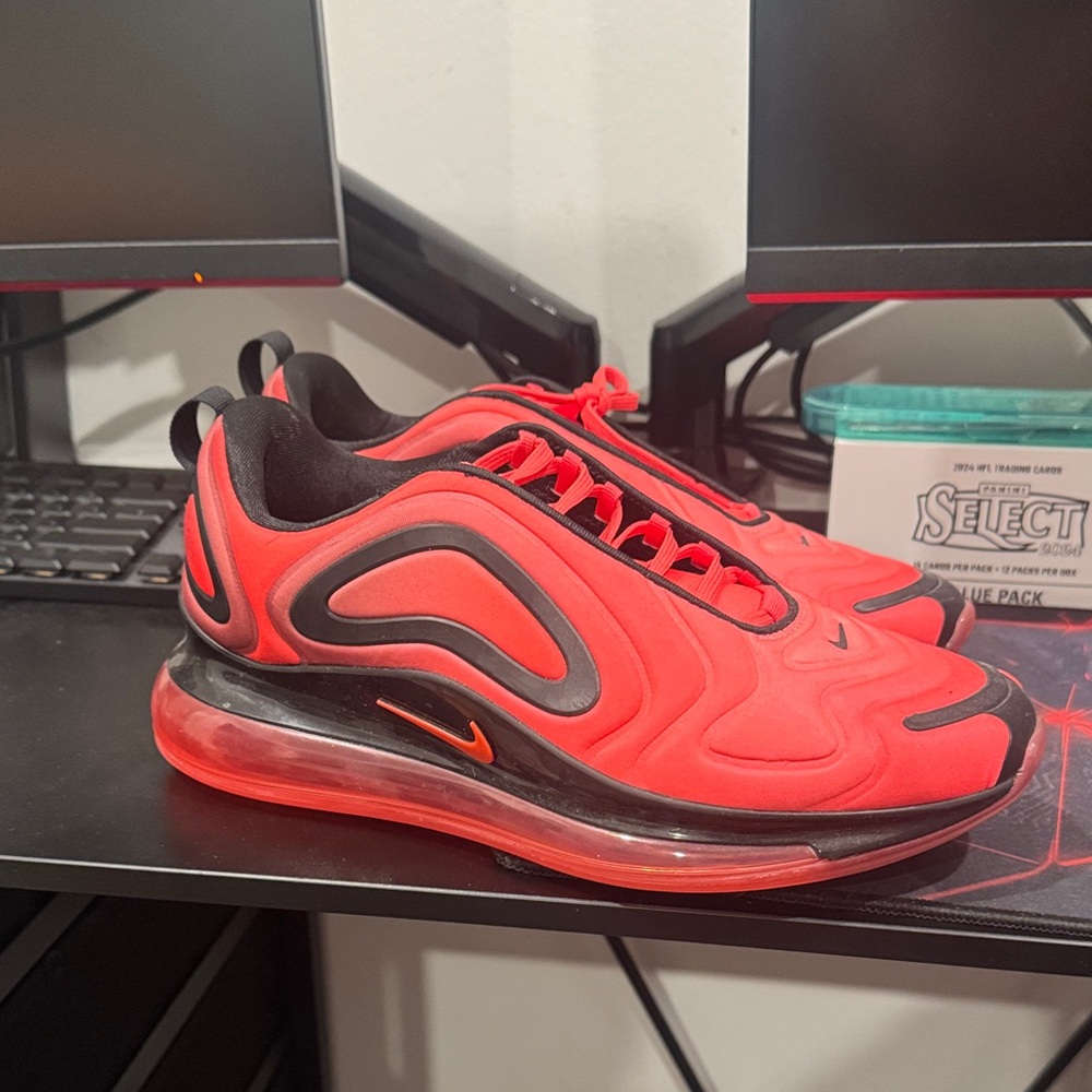 Nike Men's Red and Black Sneakers